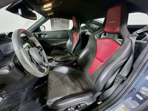Used 2024 Nissan Z Performance w/ Floor Mat Package RWD image 12