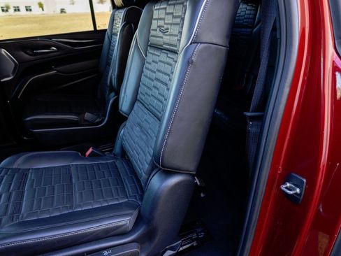 Used 2023 Cadillac Escalade ESV V image 11