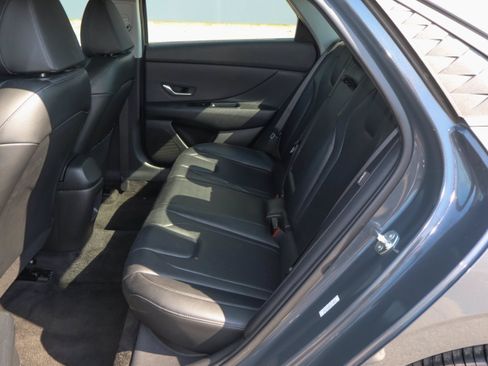 Used 2024 Hyundai Elantra Limited FWD image 15