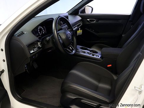 Used 2023 Honda Civic Sport image 11