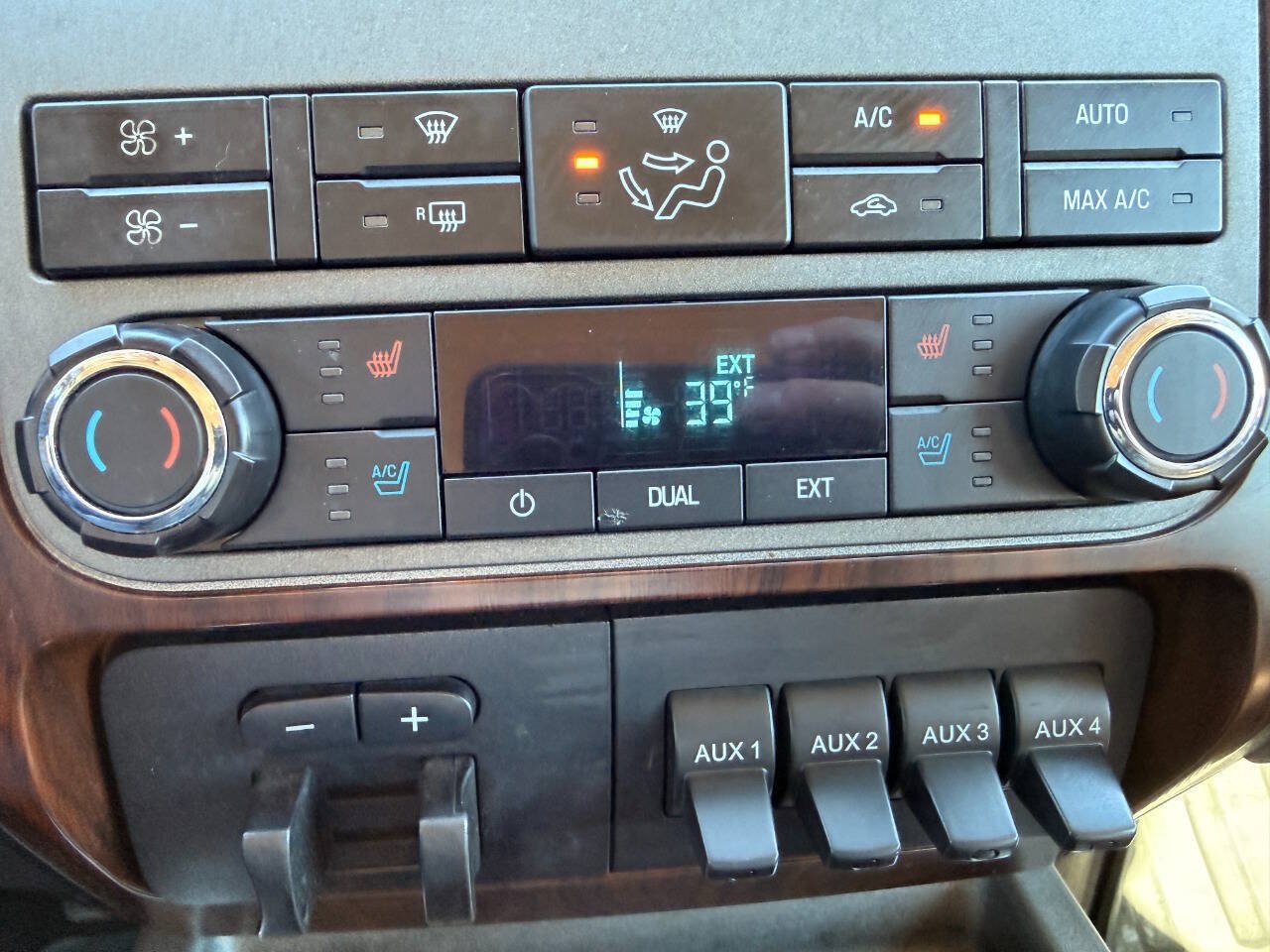 Used 2012 Ford F350 Lariat w/ FX4 4X4 Off-Road Pkg image 39