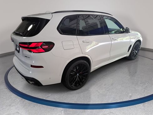 New 2026 BMW X5 sDrive40i w/ M Sport Package RWD image 5