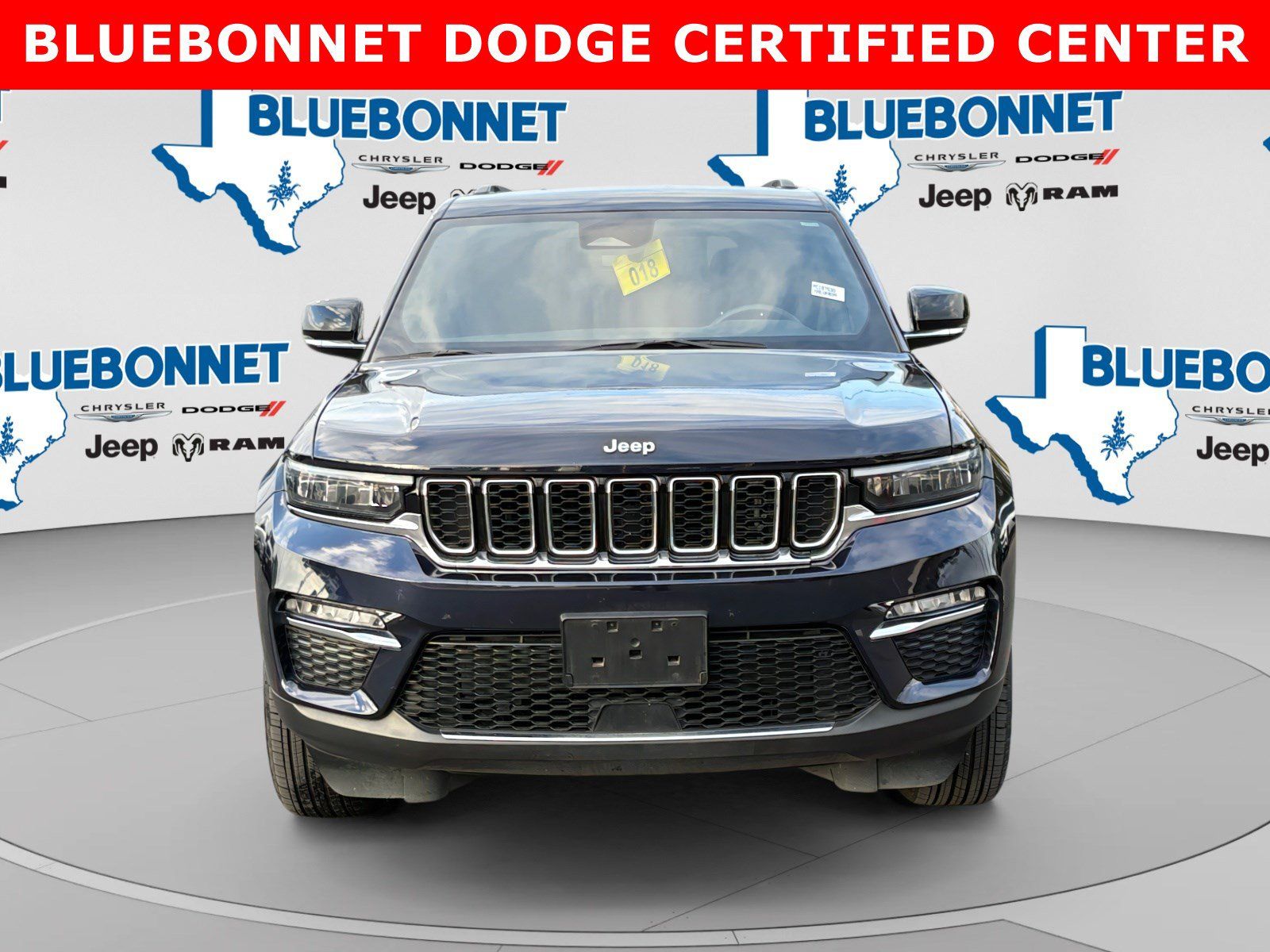 Used 2024 Jeep Grand Cherokee Limited RWD image 2