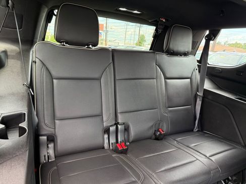 Used 2021 GMC Yukon SLT w/ SLT Premium Package image 31