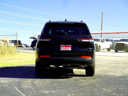 New 2025 Jeep Grand Cherokee L Altitude image 7