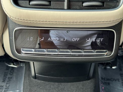 Used 2024 Mercedes-Benz GLS 63 AMG 4MATIC image 44