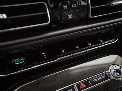 Used 2022 Lincoln Nautilus Reserve w/ Equipment Group 201A image 33