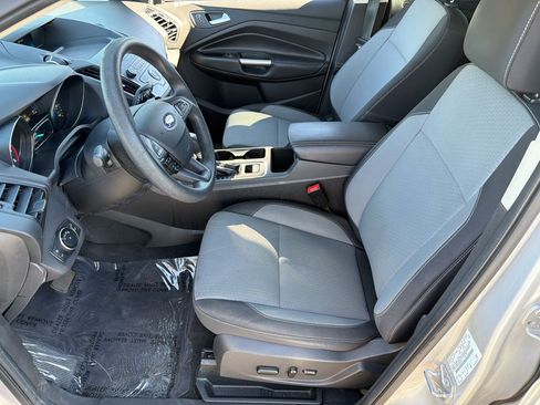 Used 2017 Ford Escape SE FWD image 5