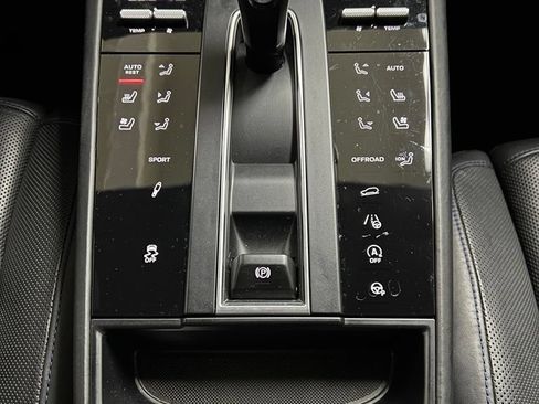 Used 2022 Porsche Macan S AWD/4WD image 27
