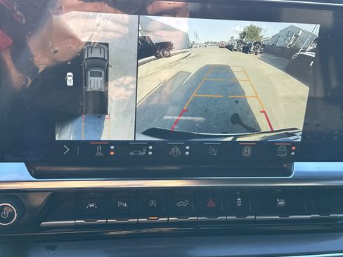 Used 2024 Chevrolet Silverado 1500 High Country w/ Technology Package image 19