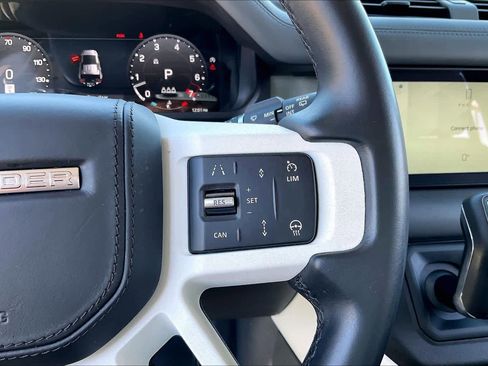 Used 2023 Land Rover Defender 110 SE image 21