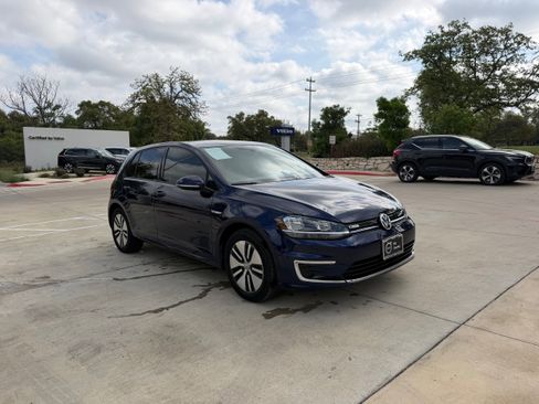 Used 2019 Volkswagen e-Golf SE image 6
