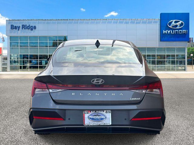 Used 2024 Hyundai Elantra Limited FWD image 4