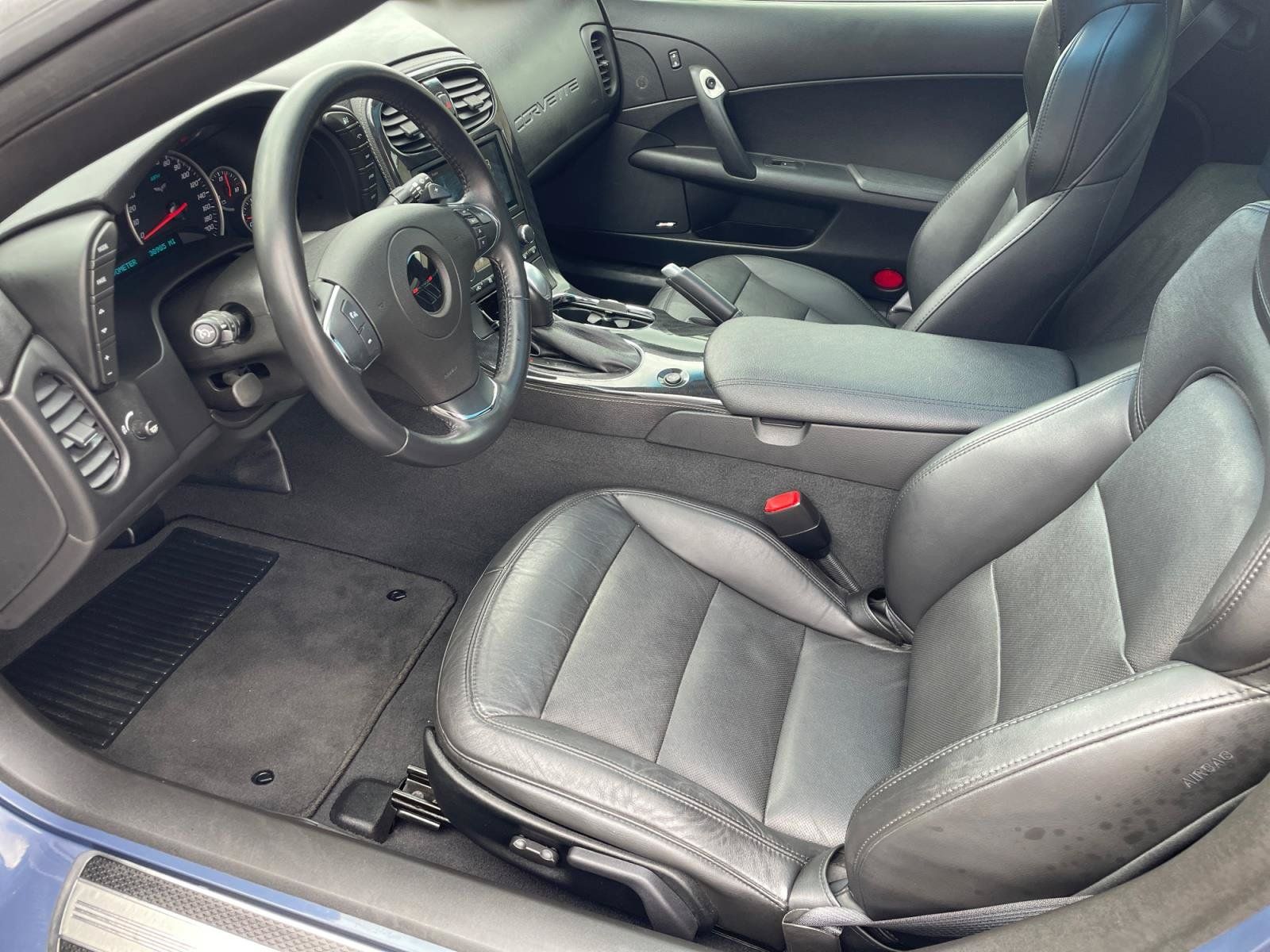 Used 2012 Chevrolet Corvette Grand Sport w/ 2LT Preferred Equipment Group RWD image 9