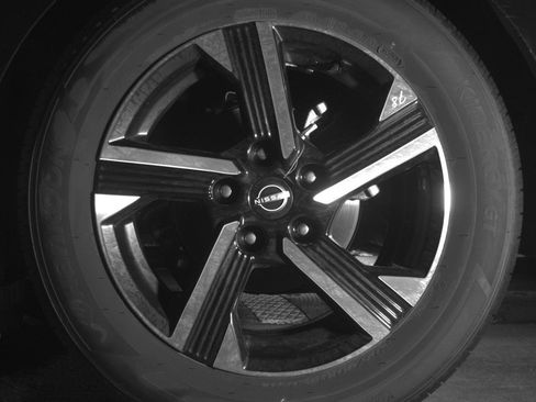 Used 2025 Nissan Sentra SV FWD image 14