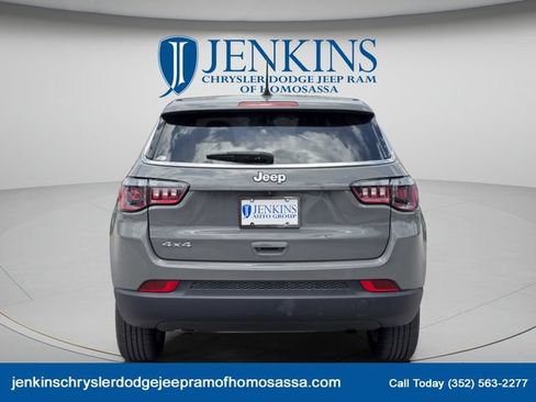 Used 2023 Jeep Compass Sport AWD/4WD image 5