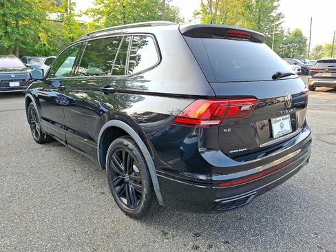 Used 2022 Volkswagen Tiguan SE R-Line AWD/4WD image 4