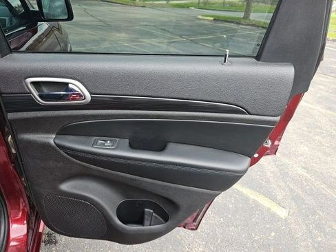 Used 2020 Jeep Grand Cherokee Altitude image 16