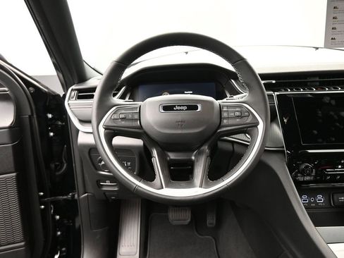 New 2025 Jeep Grand Cherokee Laredo X w/ Luxury Tech Group I image 27