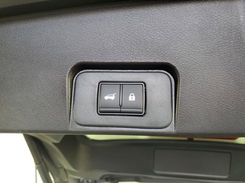 New 2026 Nissan Rogue SV FWD image 32