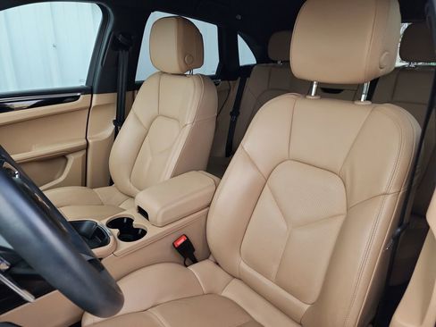 Used 2022 Porsche Macan image 14