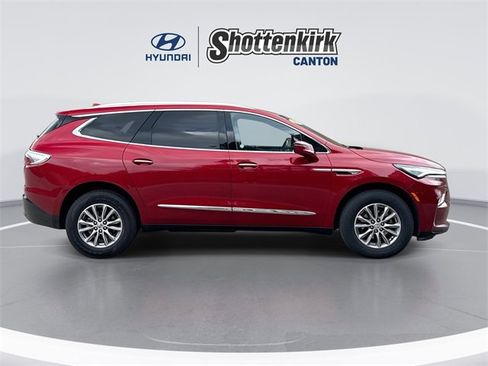 Used 2024 Buick Enclave Premium image 9