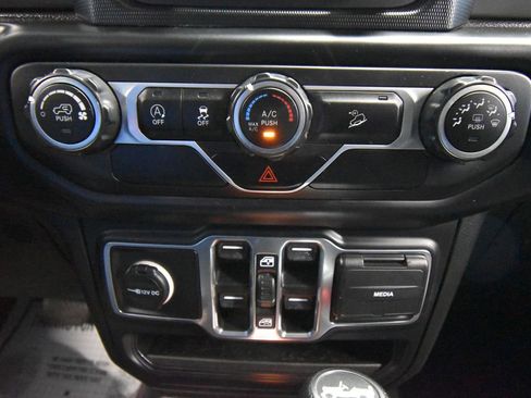 Used 2019 Jeep Wrangler Unlimited Sport S image 14