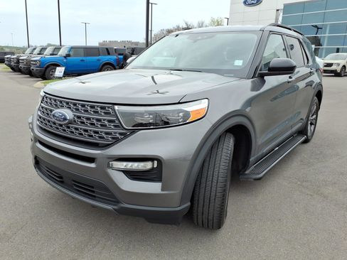 Used 2023 Ford Explorer XLT w/ Equipment Group 202A image 7