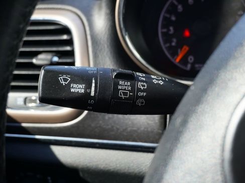 Used 2015 Jeep Grand Cherokee Limited w/ Luxury Group II image 15