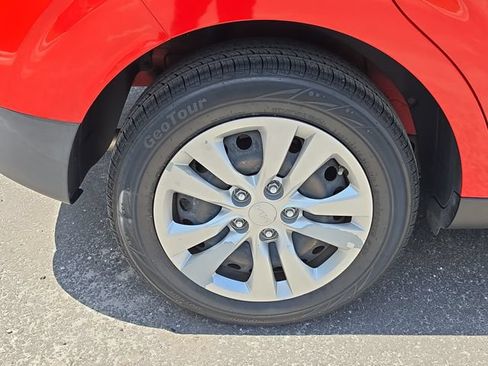 Certified 2022 Kia Soul LX FWD image 5