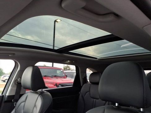 Used 2025 Kia Sorento SX image 27