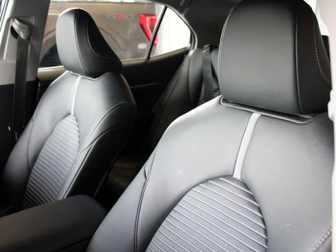 Used 2024 Toyota Camry SE FWD image 30