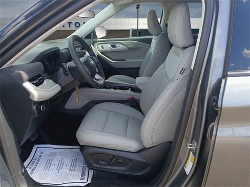 New 2025 Ford Explorer Active w/ Active Comfort Package image 9
