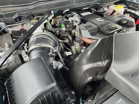 Used 2024 RAM 3500 Big Horn w/ Sport Appearance Package image 19