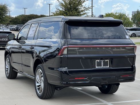 New 2025 Lincoln Navigator L Reserve image 7