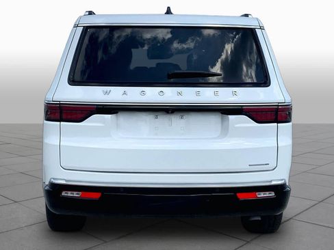 Used 2024 Jeep Wagoneer Series II w/ Flexible Seating Group RWD image 5