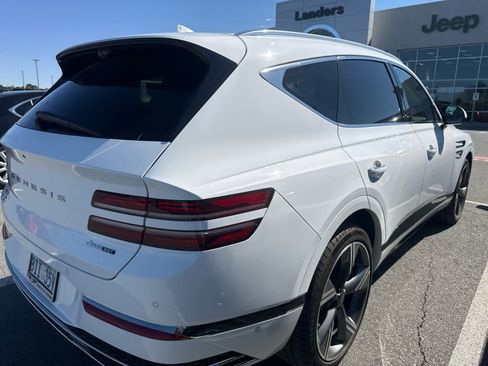Used 2025 Genesis GV80 3.5T Prestige image 3