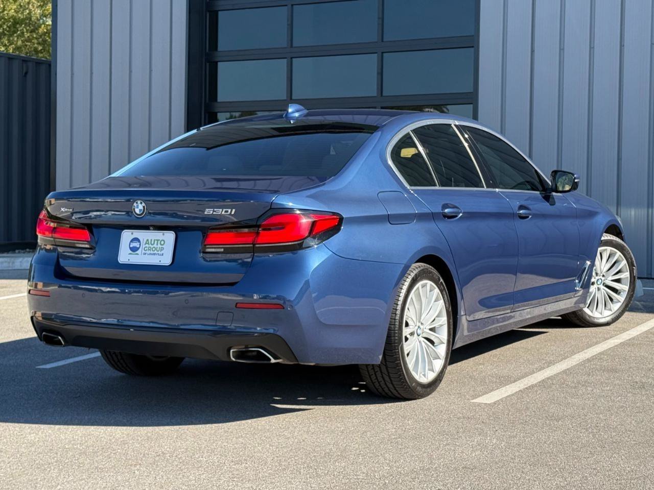 Used 2021 BMW 530i xDrive w/ Convenience Package AWD/4WD image 5