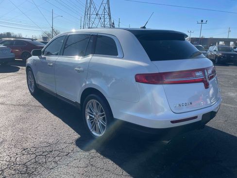 Used 2017 Lincoln MKT AWD w/ Technology Package image 3