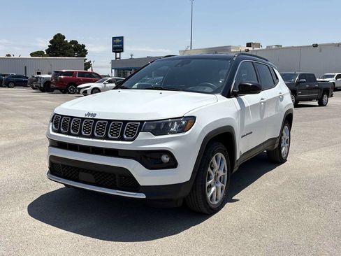 Used 2025 Jeep Compass Limited AWD/4WD image 4
