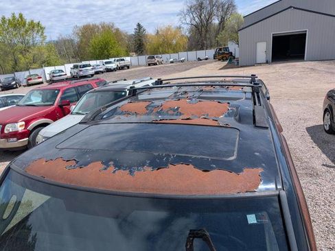 Used 2006 Jeep Commander 4WD image 10