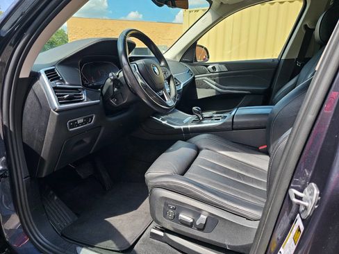 Used 2021 BMW X7 xDrive40i w/ Premium Package image 14