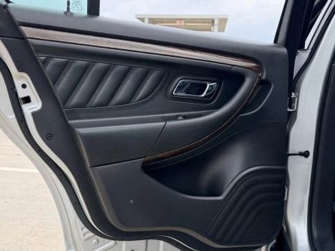 Used 2019 Ford Taurus Limited image 15