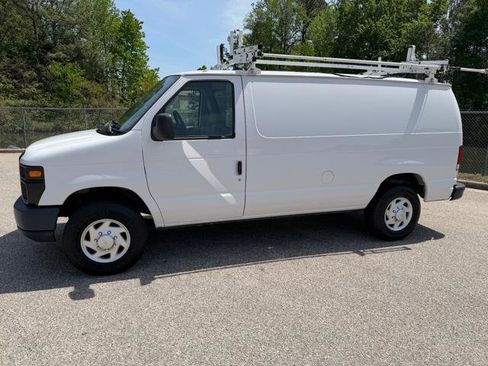 Used 2014 Ford E-250 and Econoline 250 w/ Power Group image 8