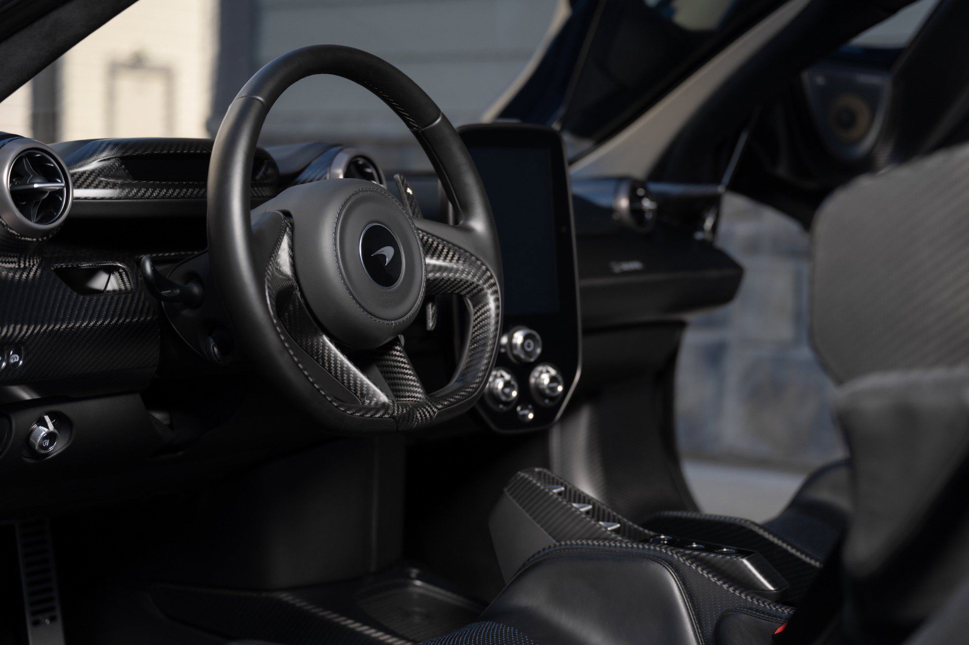 Used 2019 McLaren Senna RWD image 93