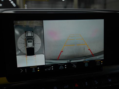 Used 2023 GMC Sierra 1500 SLT w/ SLT Premium Plus Package image 30