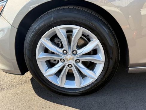 Used 2025 Chevrolet Malibu LT image 10