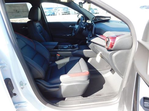 New 2026 Chevrolet Equinox RS w/ LPO, Floor Liner Package AWD/4WD image 17