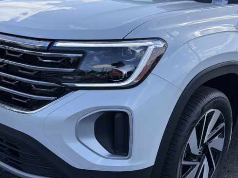 New 2026 Volkswagen Atlas SEL image 8