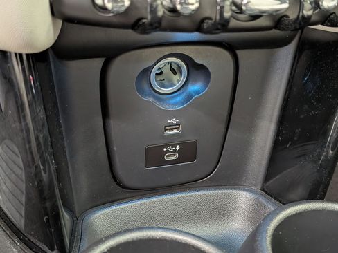 Used 2022 MINI Cooper S image 27